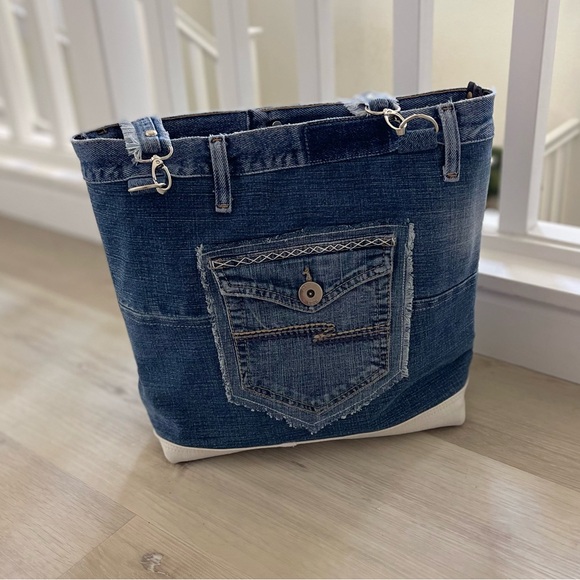 Denim Hand embroidery patchwork shoulder bag-Sashiko inspired one of a kind - Picture 4 of 10